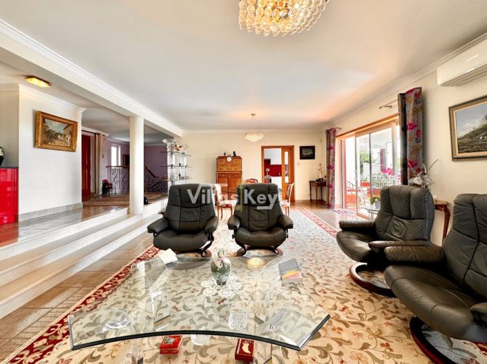 Image No.14-3 Bed House for sale