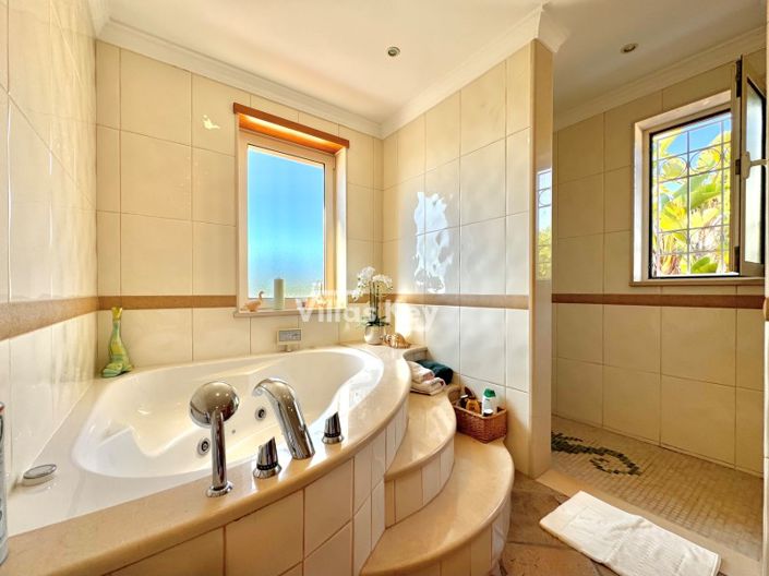 Image No.19-3 Bed House for sale