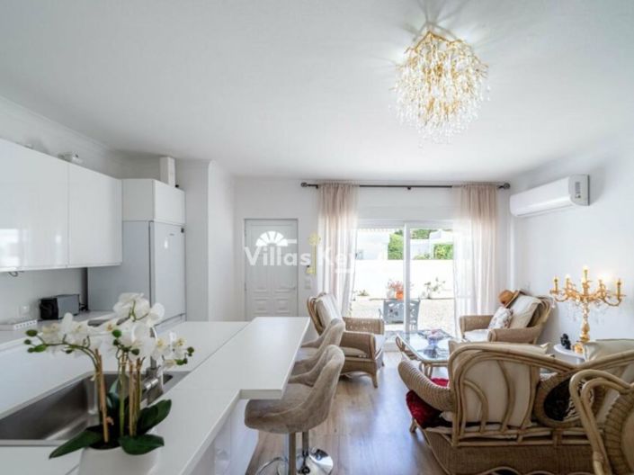 Image No.17-3 Bed House for sale