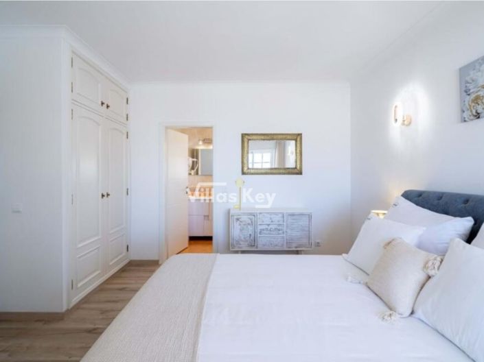 Image No.26-3 Bed House for sale