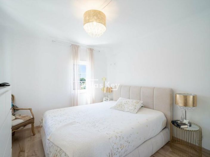 Image No.42-3 Bed House for sale