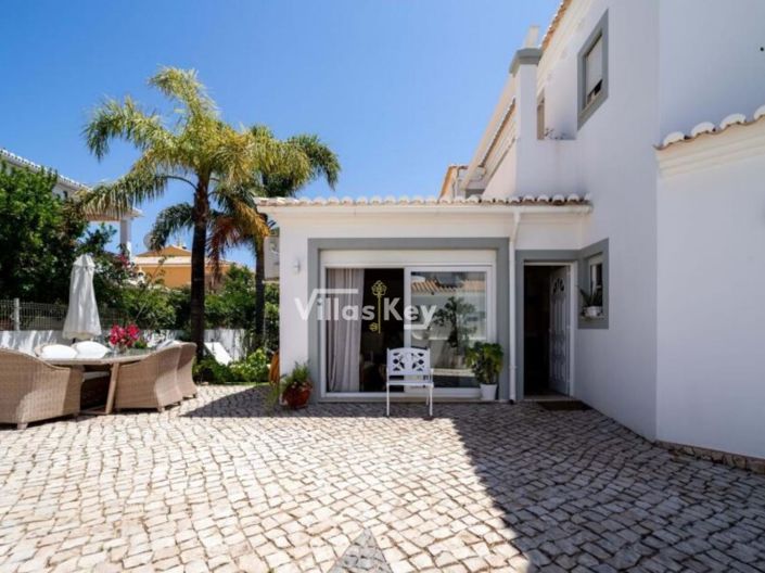 Image No.44-3 Bed House for sale