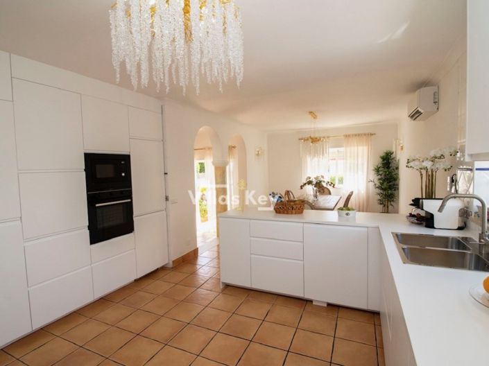 Image No.7-3 Bed House for sale