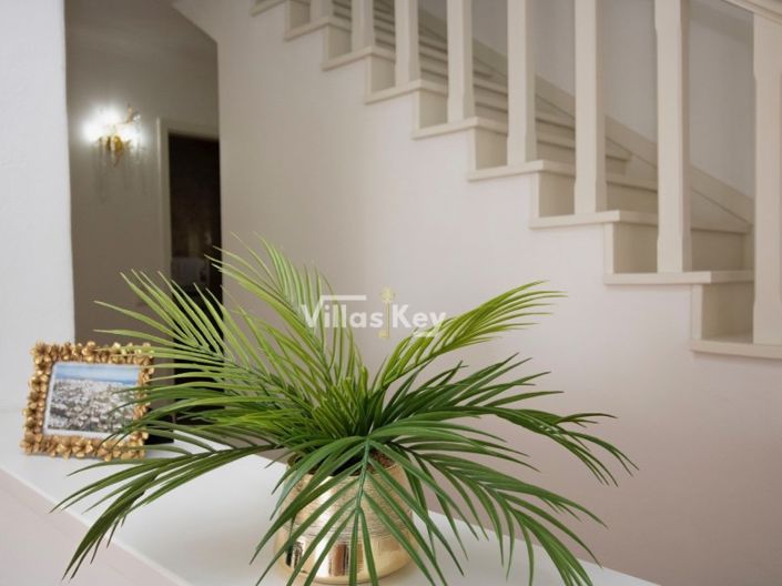 Image No.9-3 Bed House for sale