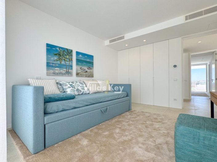 Image No.19-3 Bed House for sale