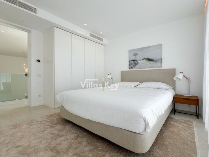 Image No.21-3 Bed House for sale