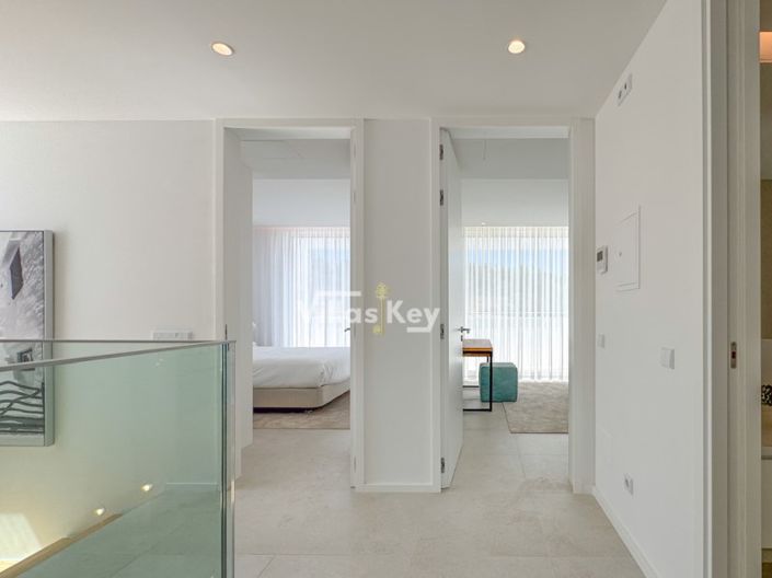 Image No.18-3 Bed House for sale