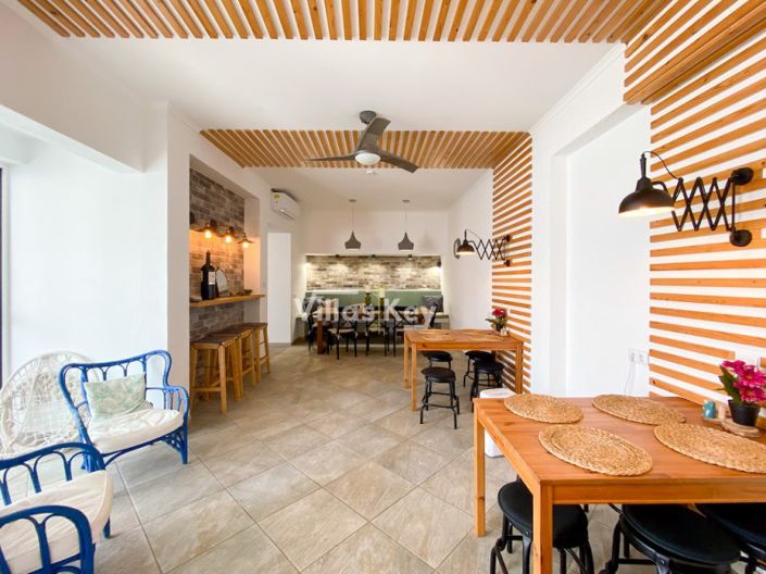 Image No.7-7 Bed House for sale