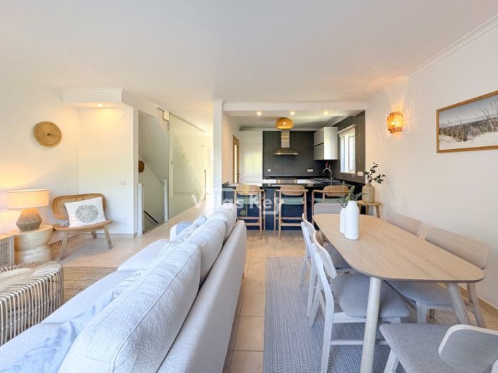 Image No.6-3 Bed House for sale