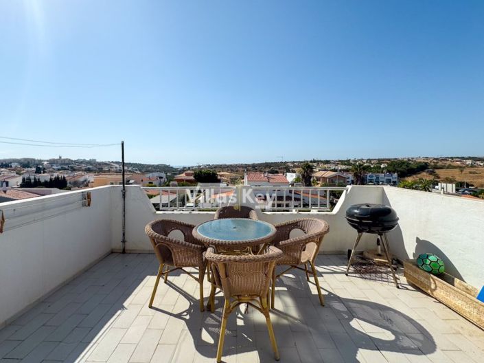 Image No.18-4 Bed House for sale