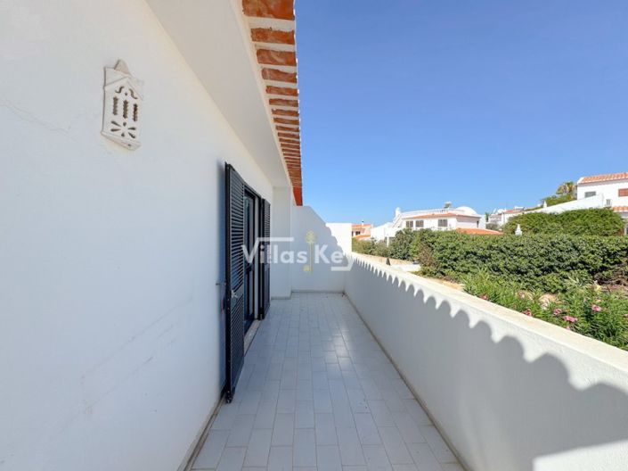 Image No.22-4 Bed House for sale