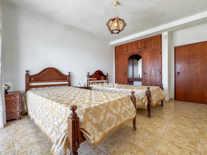 Image No.23-4 Bed House for sale