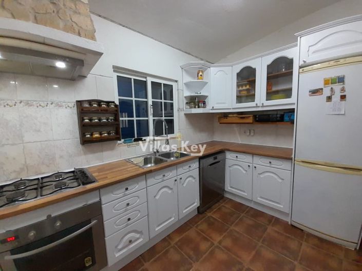 Image No.4-2 Bed Farmhouse for sale