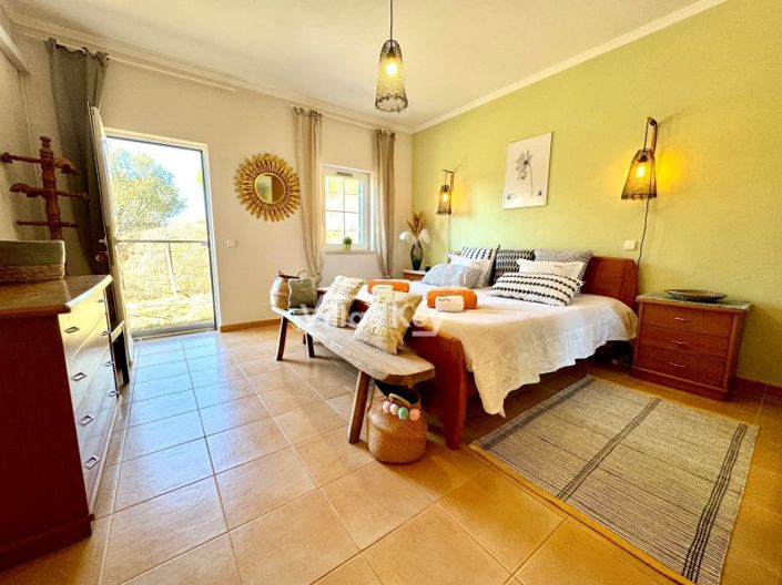 Image No.10-2 Bed House for sale