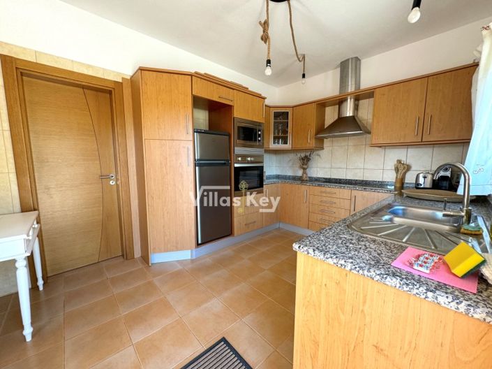 Image No.8-2 Bed House for sale