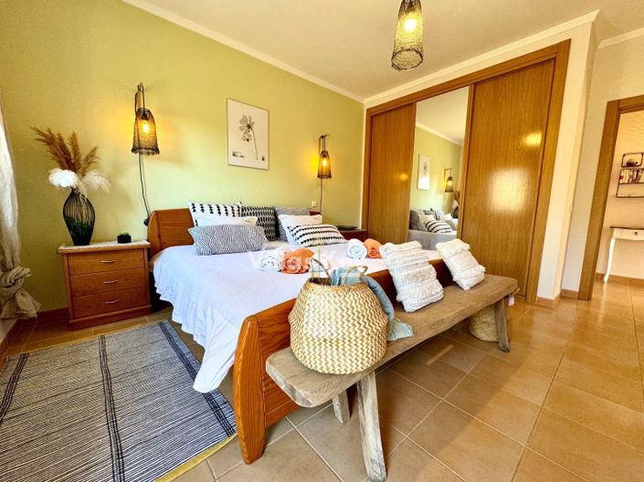 Image No.9-2 Bed House for sale