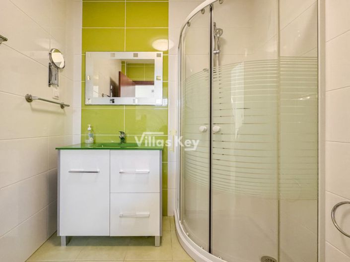 Image No.17-2 Bed House for sale