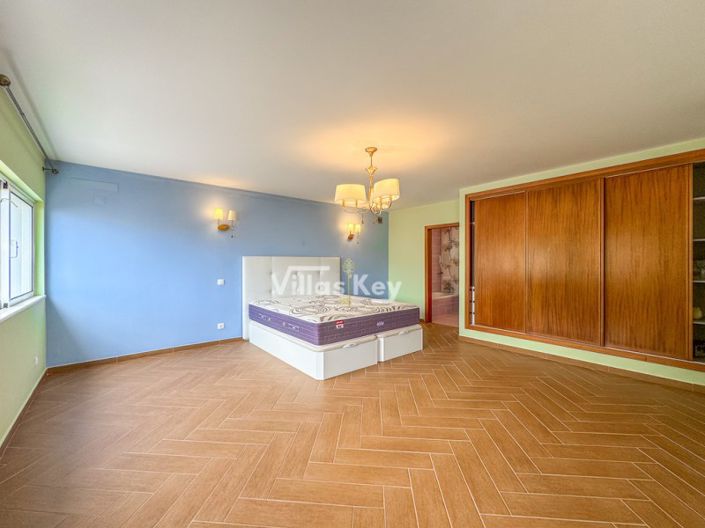 Image No.9-2 Bed House for sale