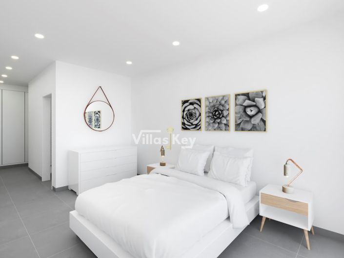 Image No.10-3 Bed Apartment for sale