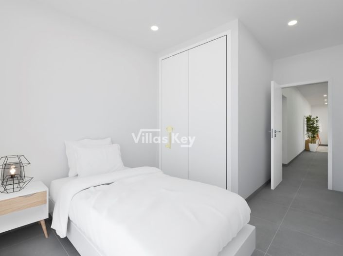 Image No.8-3 Bed Apartment for sale