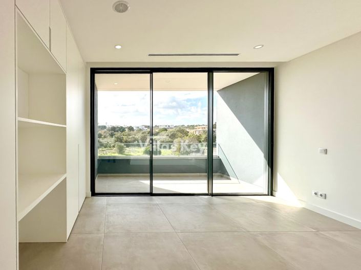 Image No.18-4 Bed House for sale