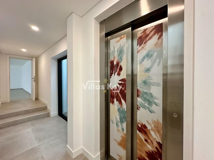 Image No.28-4 Bed House for sale