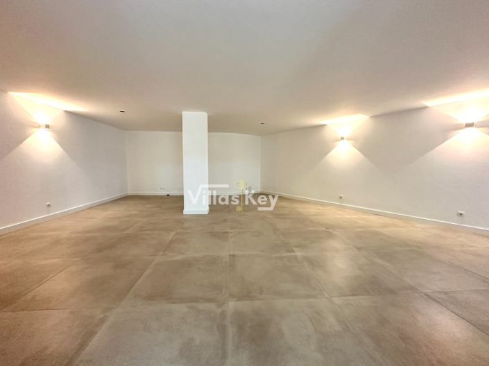 Image No.30-4 Bed House for sale