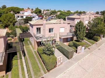 1 - Lagoa, House