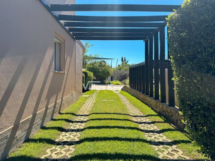 Image No.13-3 Bed House for sale