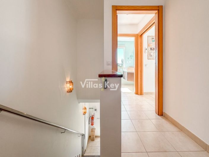 Image No.19-3 Bed House for sale