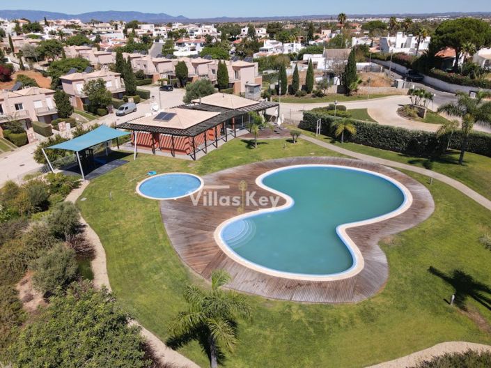 Image No.2-3 Bed House for sale