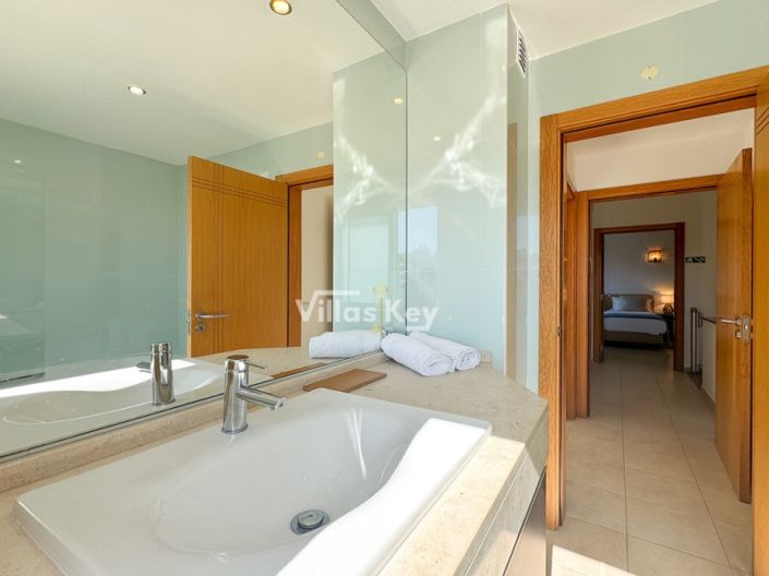 Image No.24-3 Bed House for sale