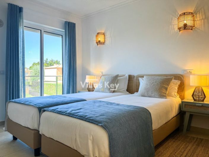 Image No.27-3 Bed House for sale