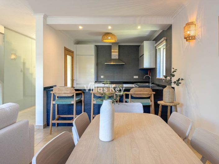 Image No.8-3 Bed House for sale