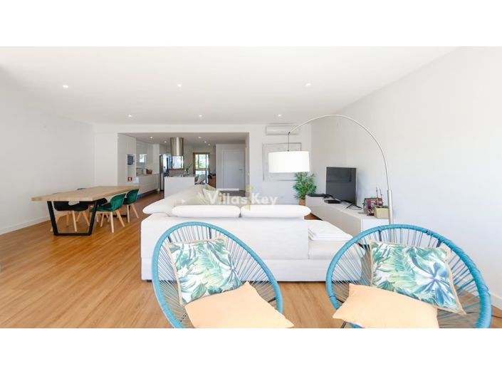 Image No.2-Maison de 2 chambres à vendre à Lagos