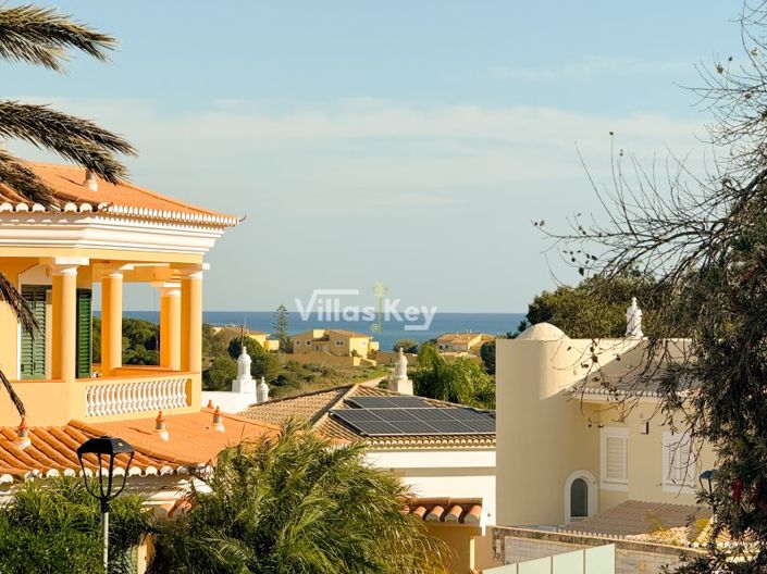 Image No.1-4 Bed House for sale