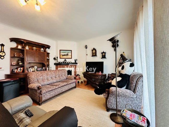 Image No.10-4 Bed House for sale