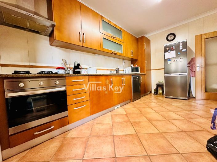 Image No.16-4 Bed House for sale