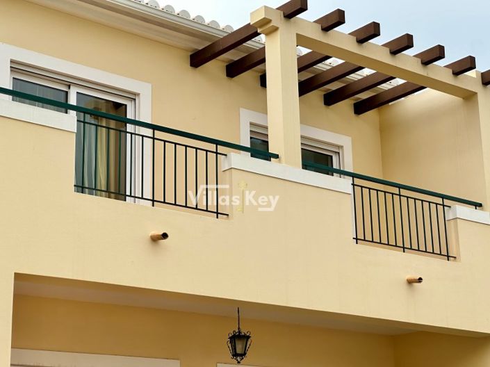 Image No.2-4 Bed House for sale