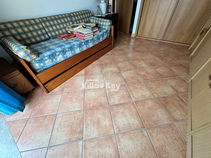 Image No.23-4 Bed House for sale