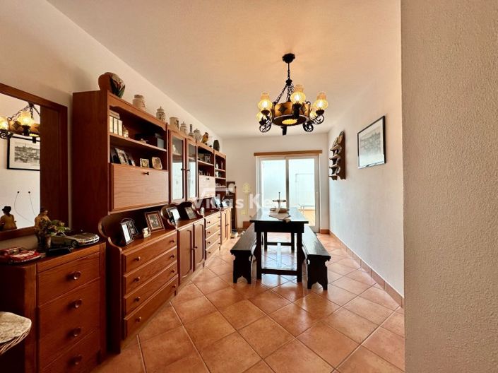 Image No.31-4 Bed House for sale