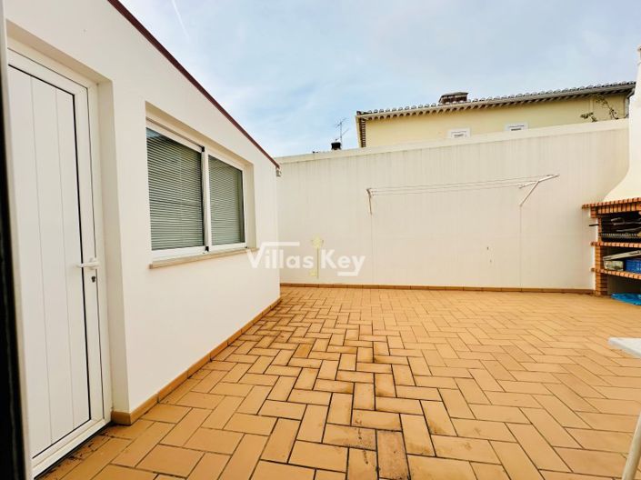 Image No.37-4 Bed House for sale