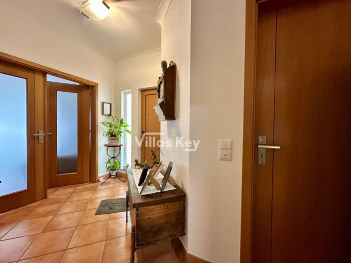 Image No.6-4 Bed House for sale