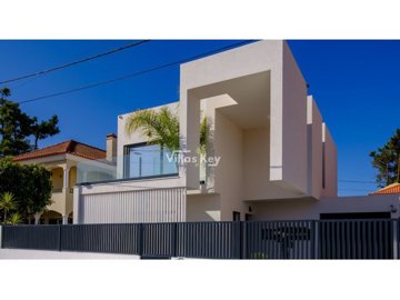 1 - Almada, House