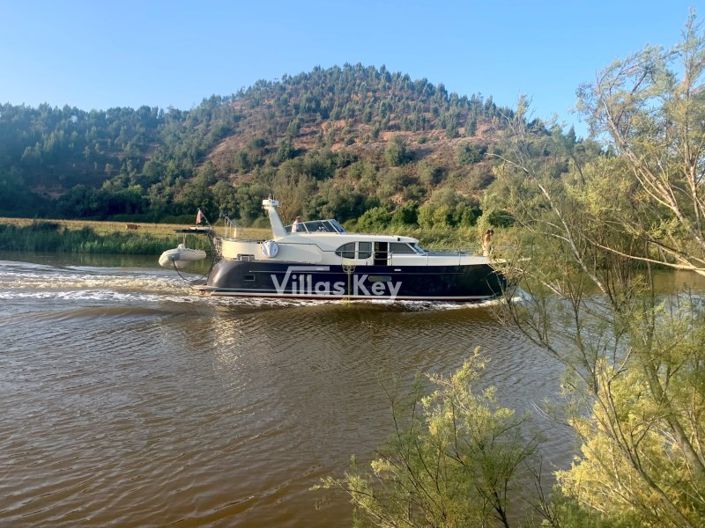 Image No.19-3 Bed Farmhouse for sale