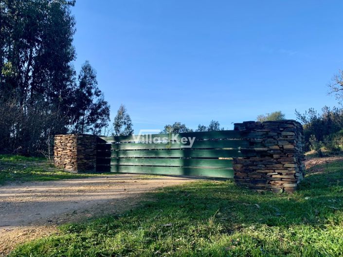 Image No.23-3 Bed Farmhouse for sale