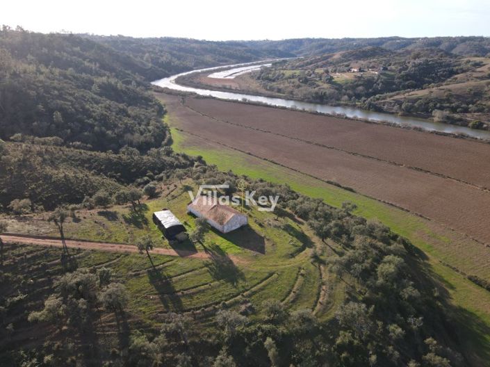 Image No.4-3 Bed Farmhouse for sale