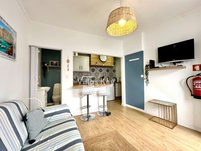 Image No.8-1 Bed House for sale