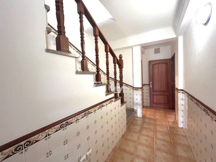 Image No.11-3 Bed House for sale