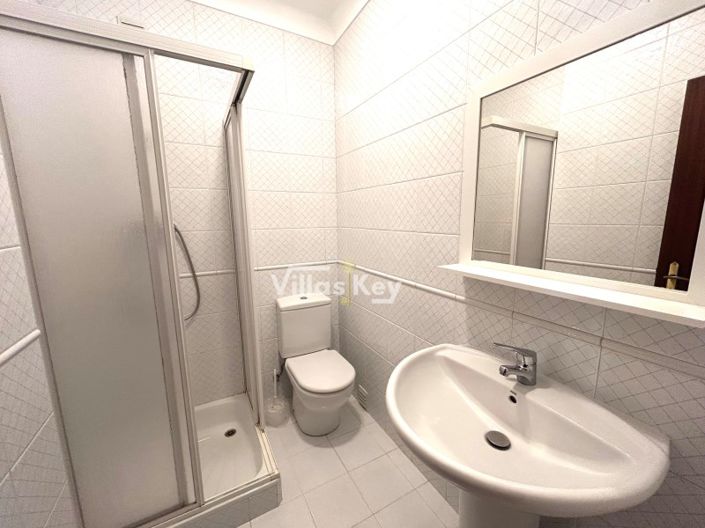 Image No.12-3 Bed House for sale